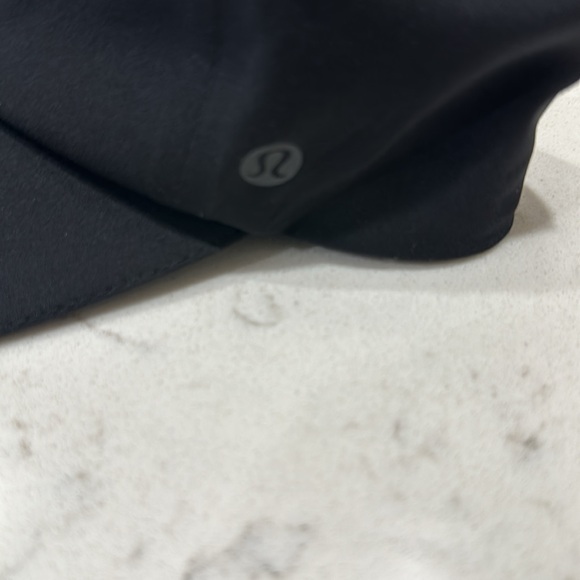 Lululemon hat - Picture 2 of 5